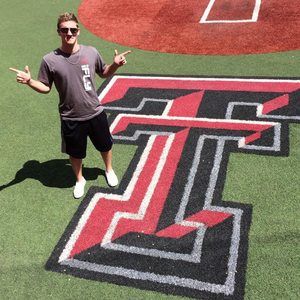 Meet your Posher, Zachary